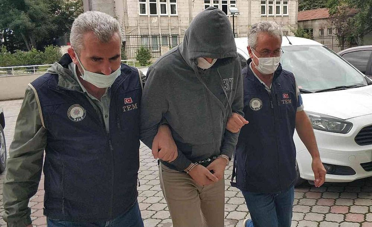 Didim’deki operasyonda yakalanan FETÖ üyeleri adliyeye sevk edildi
