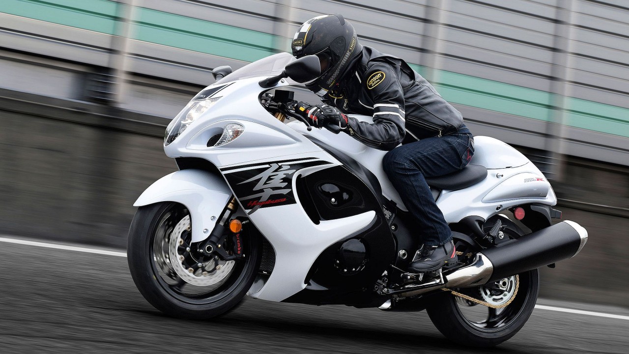 Suzuki Hayabusa 300 km/s Hızı Aşan Bir Yer Uçağı
